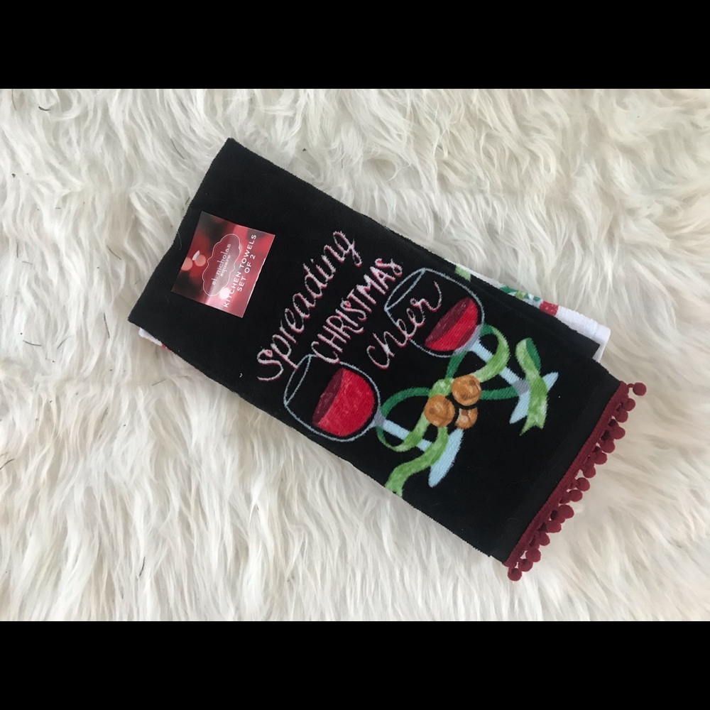 NWT wine themed kitchen towels